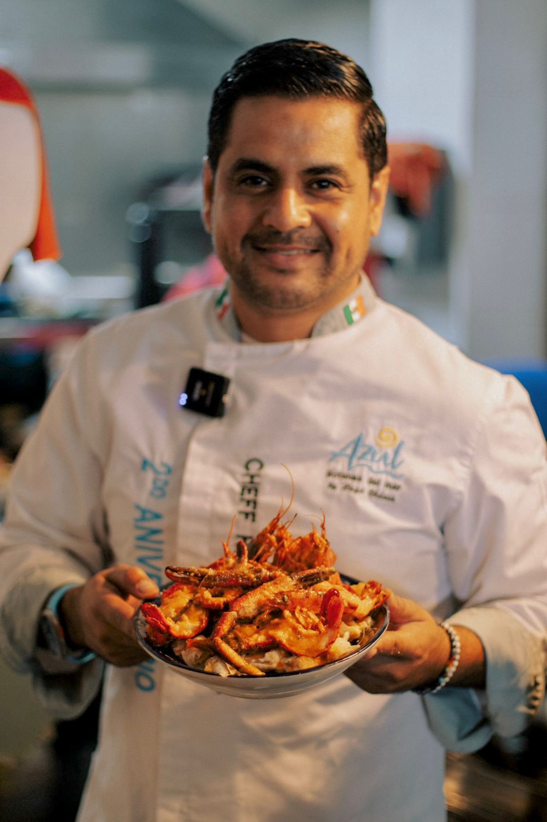 Chef Hugo Chávez con platillo signature
